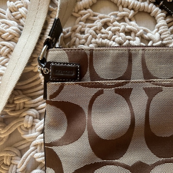 Authentic Coach Canvas Crossbody - Picture 8 of 9